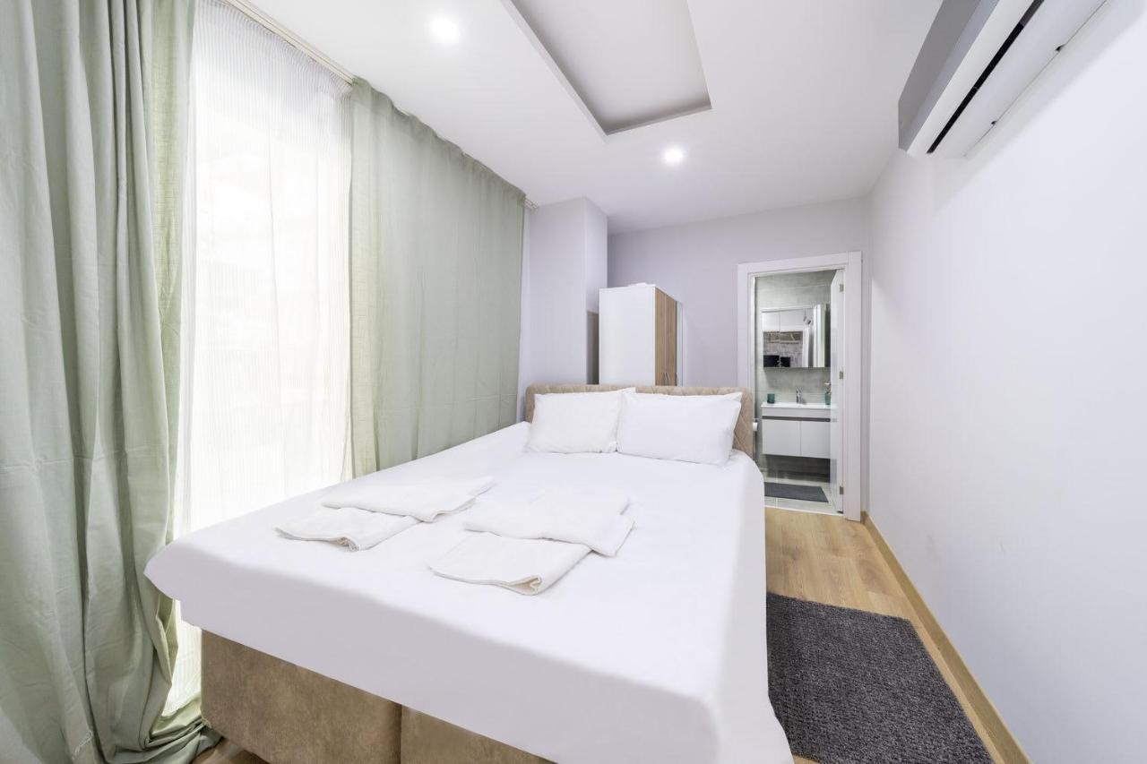 Modern And Cozy With Central Location And Balcony In Muratpasa, Antalya