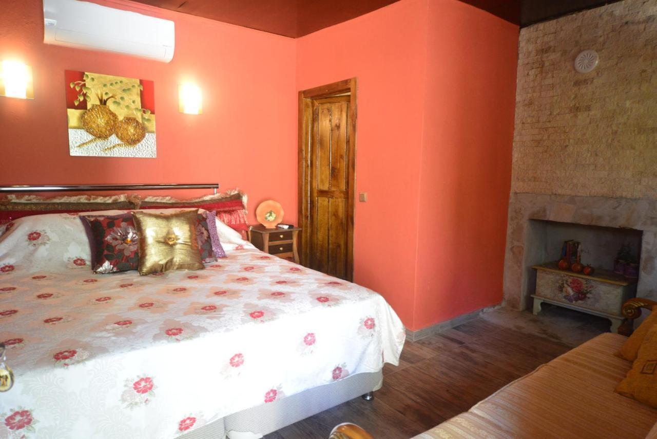 Demeter Rose Stonehouse Pansion Antalya