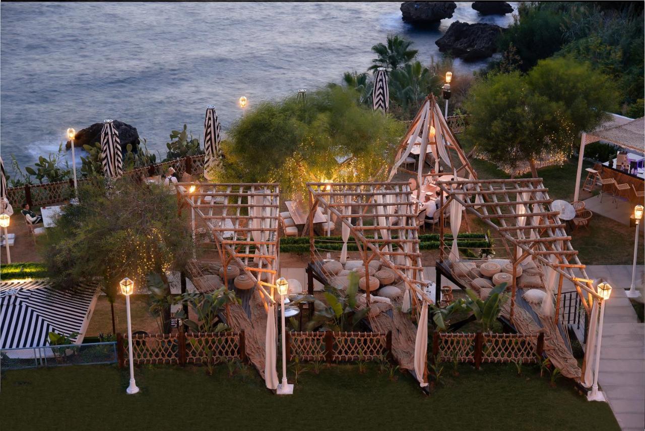 Lucky Monkey Hotel