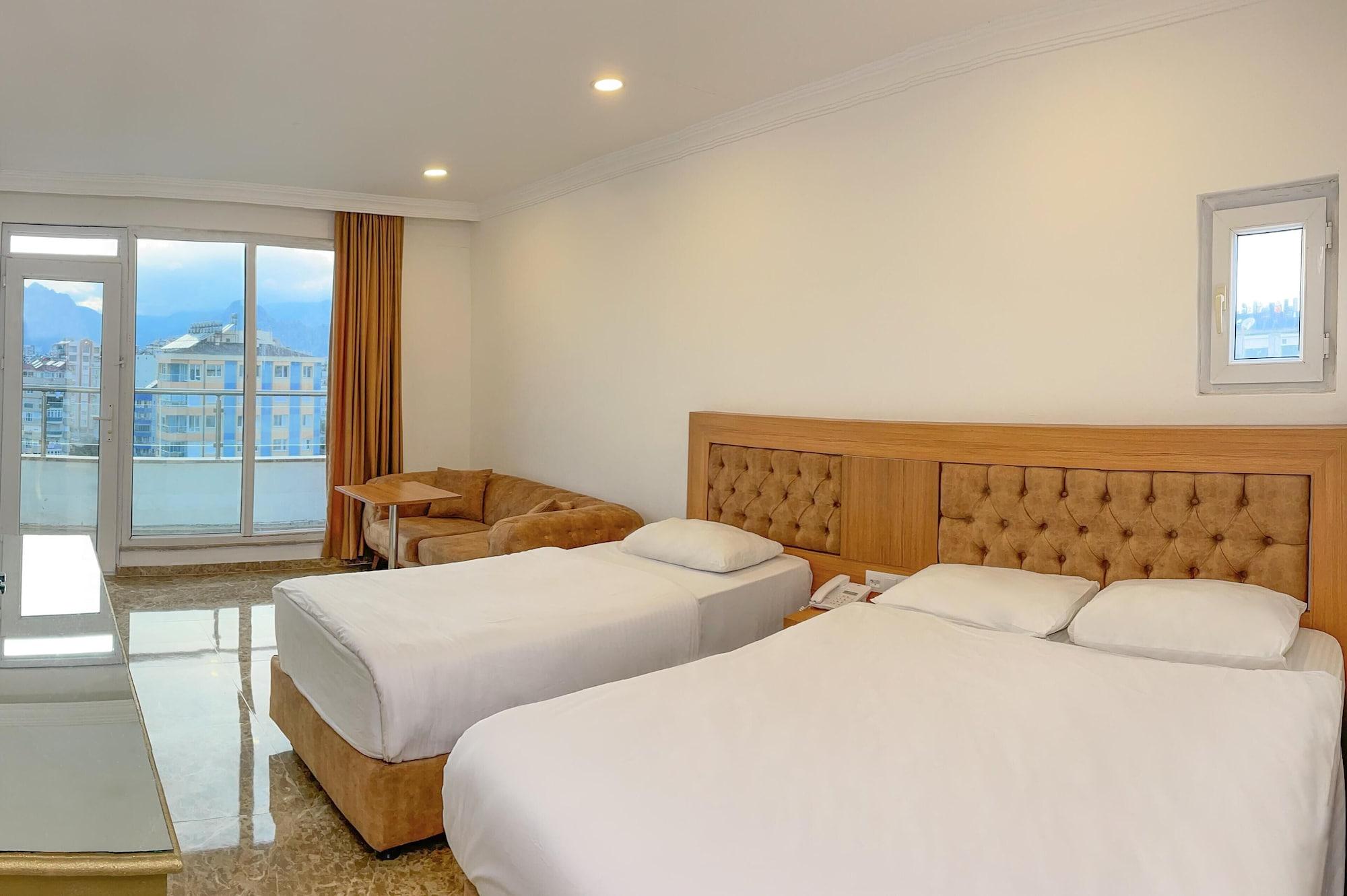 Kristal Hotel