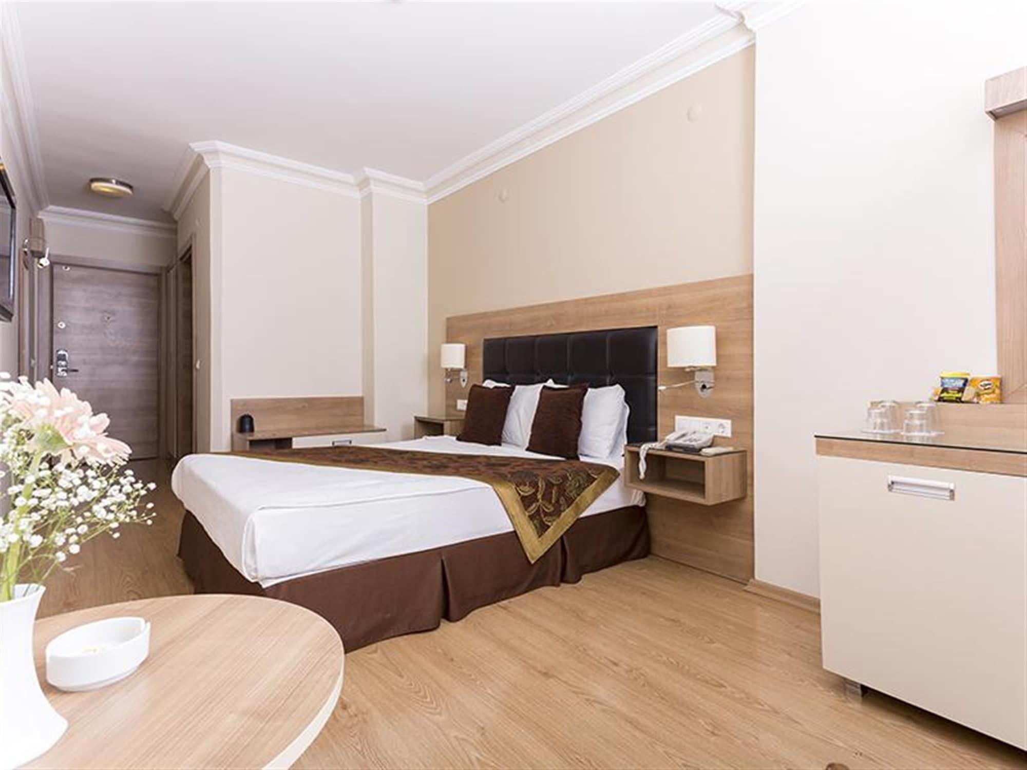Otel Laguna