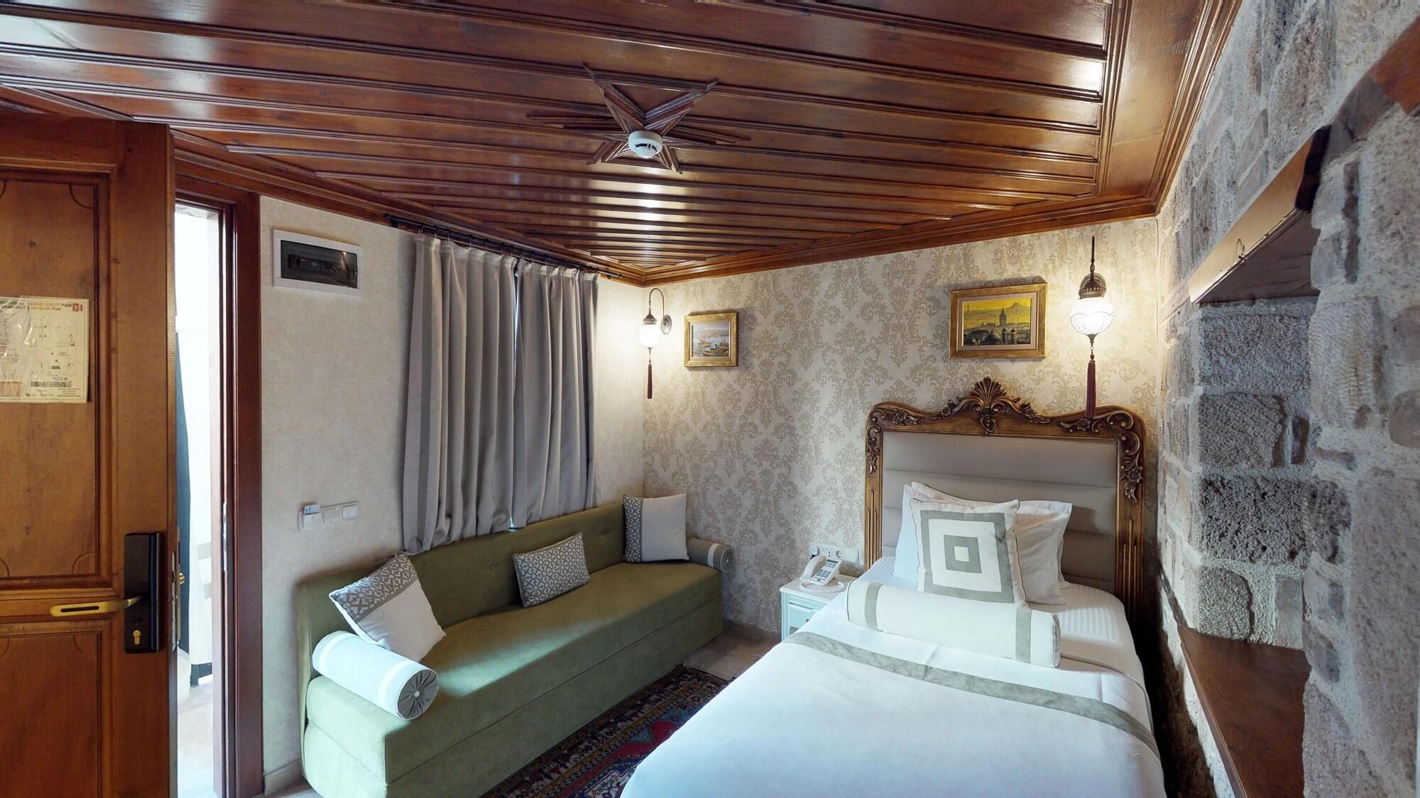 1207 3* Antalya