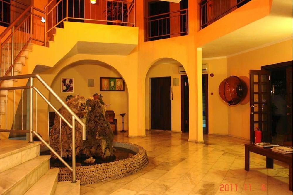 Ataer Hotel