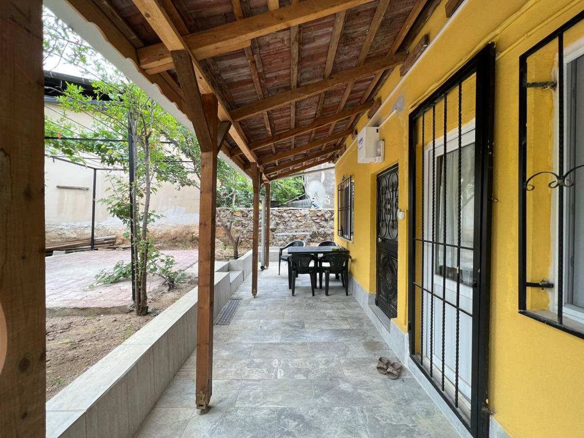 A New House With Garden In Center Apartment
