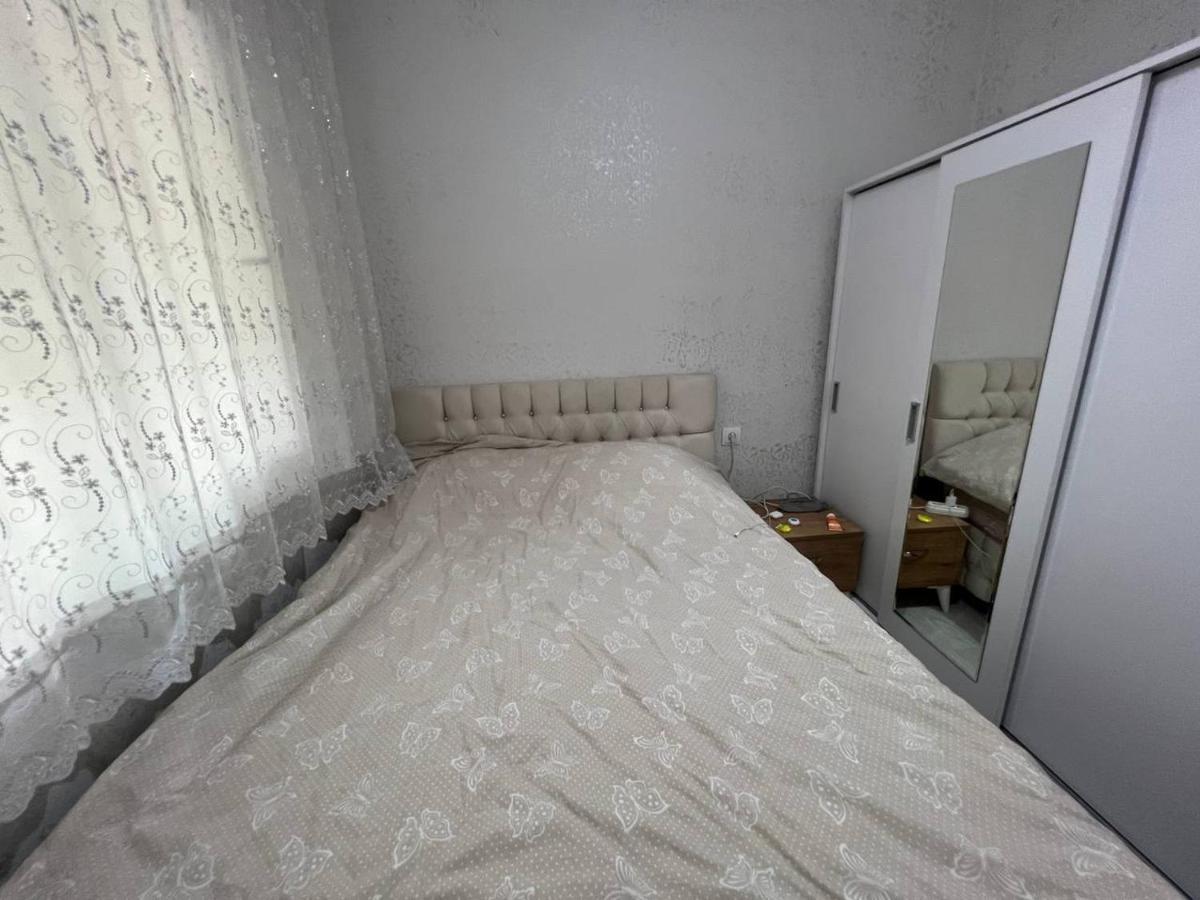 A New House With Garden In Center Daire