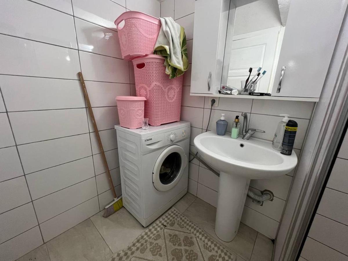 A New House With Garden In Center Daire *
