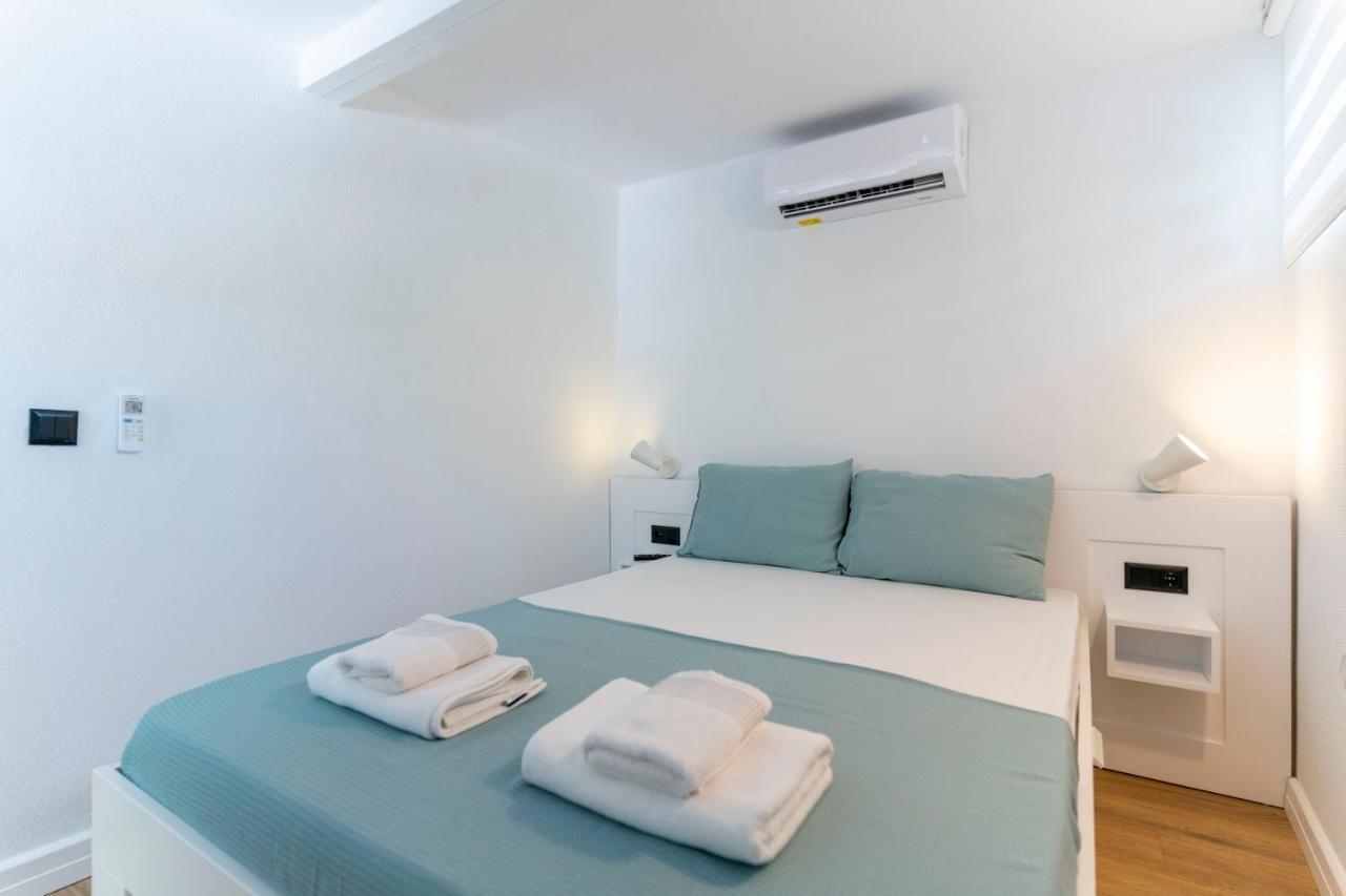 Otel Italic