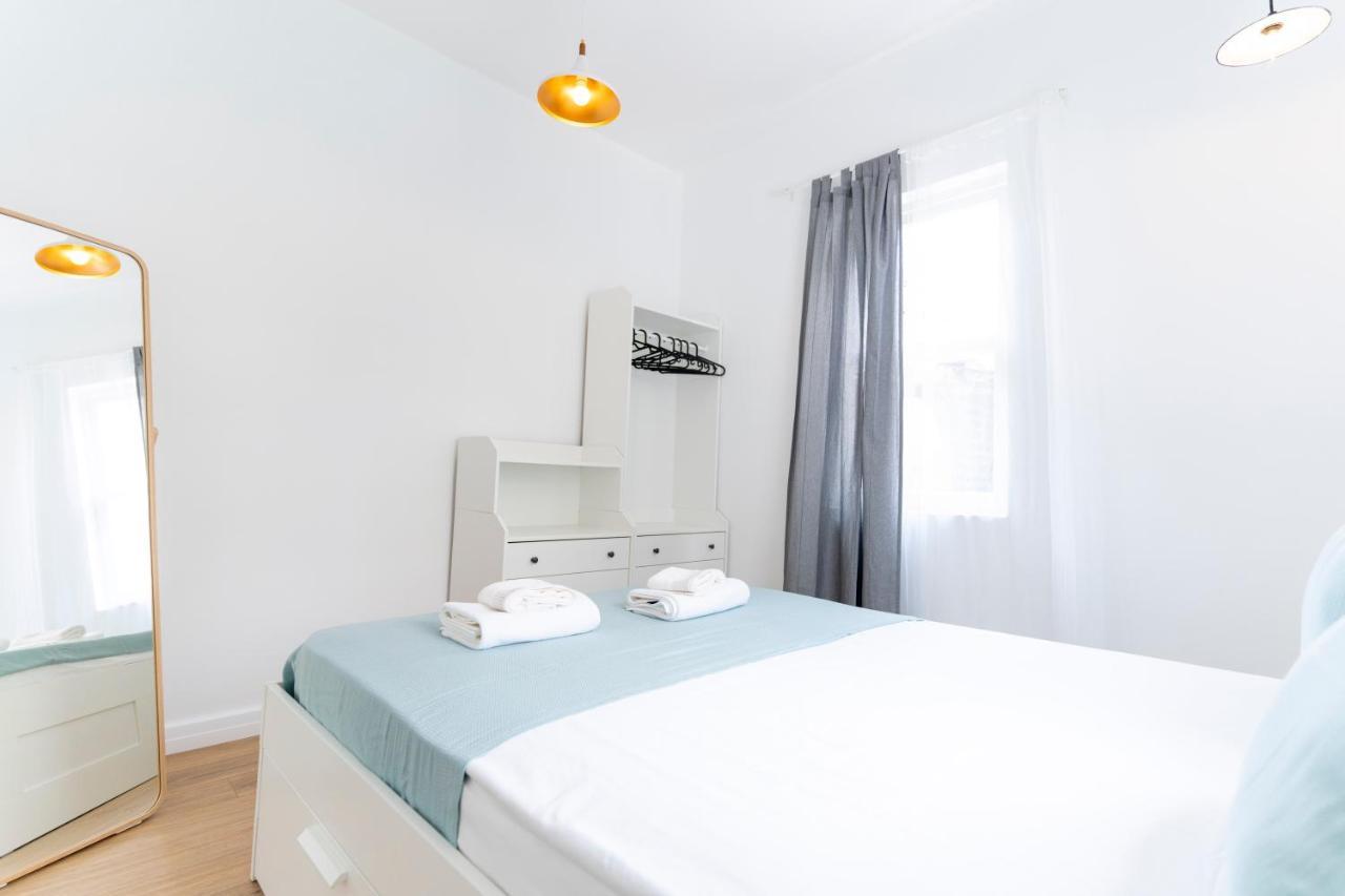 Otel Italic
