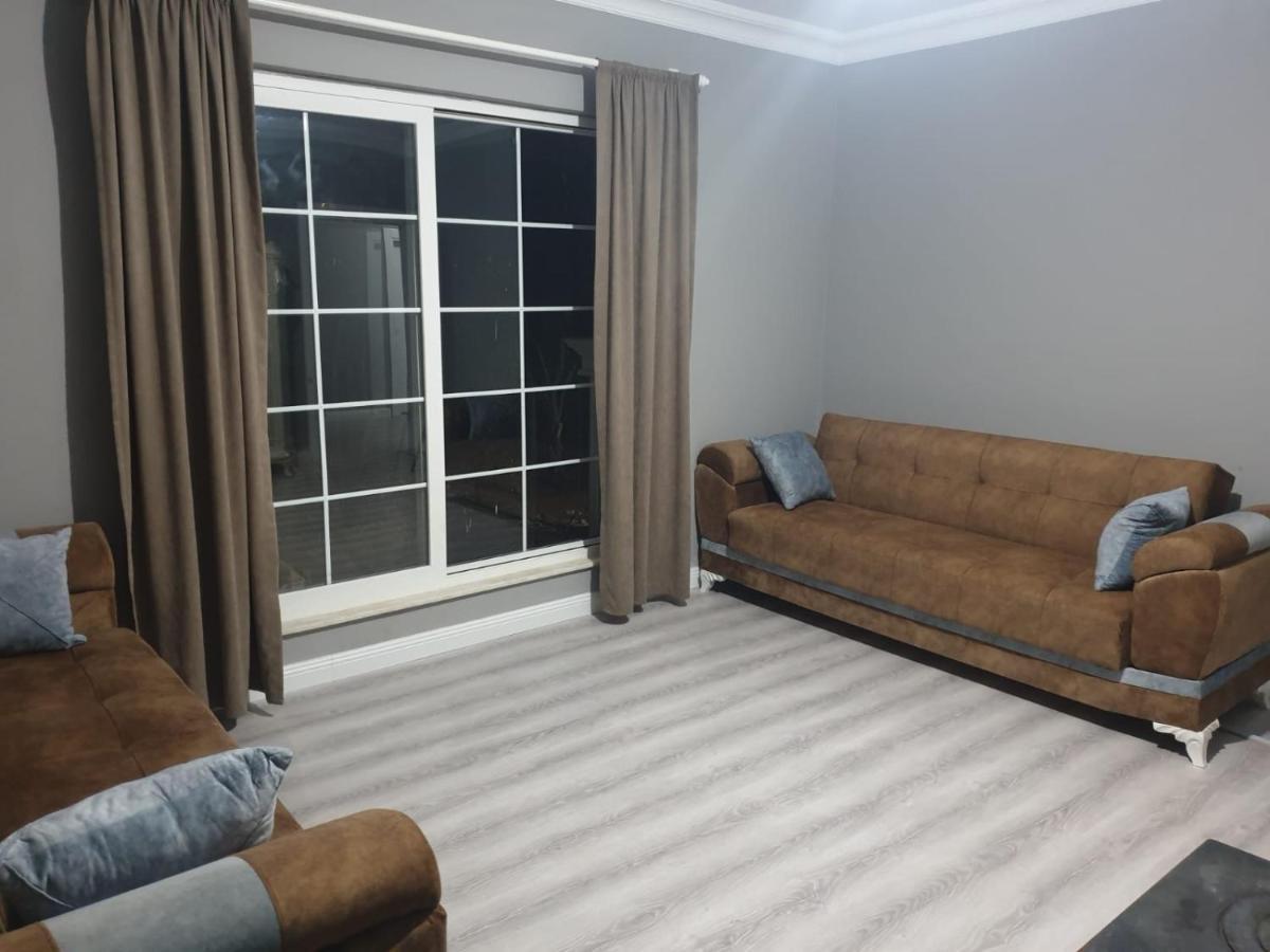 Karaca Expo Airport Homestay *