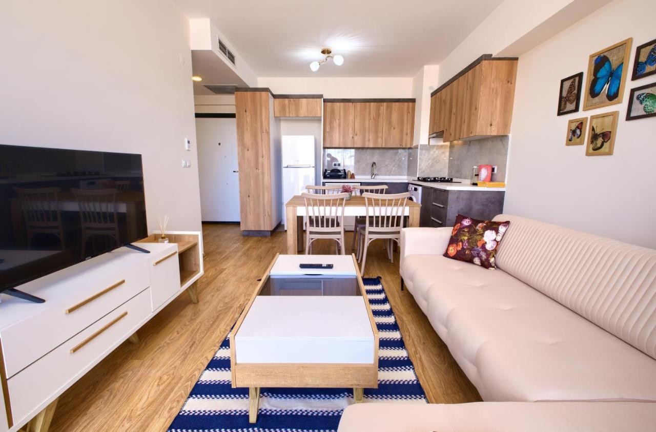 1207 By Newinn Apartment *