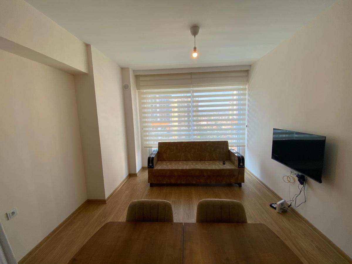 Apartment La Casa Airport House With A Pool