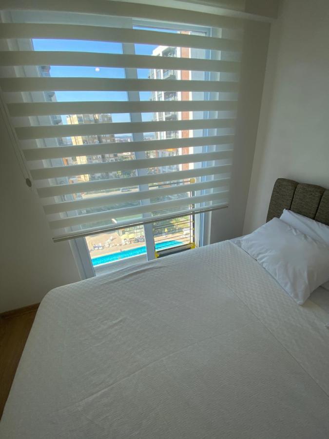 Apartment La Casa Airport House With A Pool