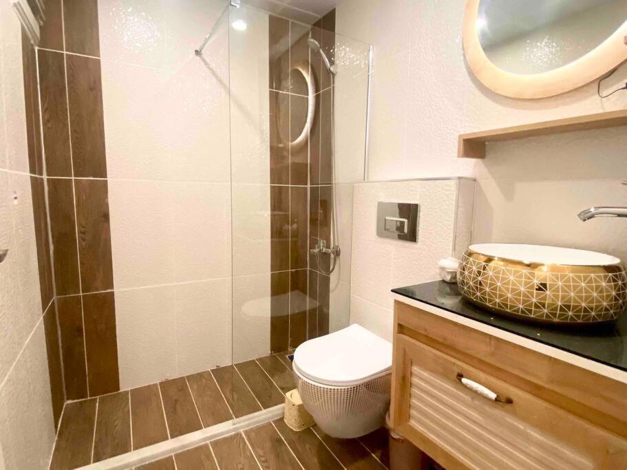 Licensed ,jazzy Class 3 Bedrooms Homes 100mb Wi-fi Apartment *