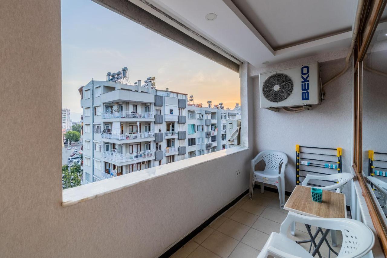 Flat Near Markantalya Mall In Muratpasa Antalya