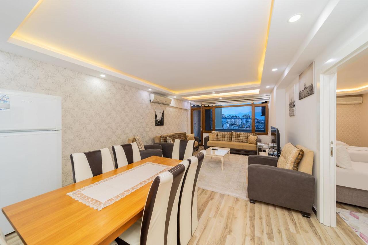 Flat Near Markantalya Mall In Muratpasa Apartment