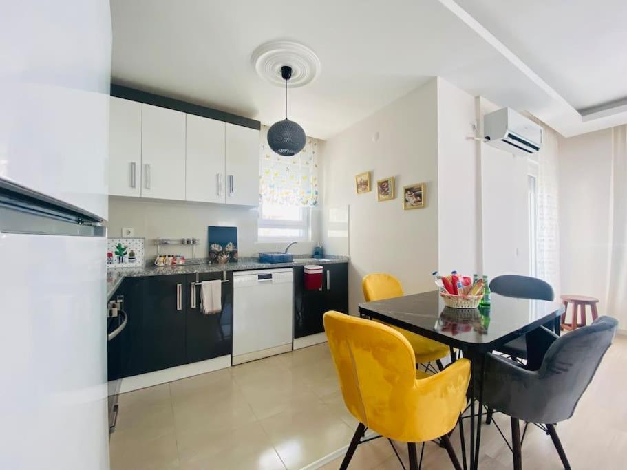 Aether Flats No7,old Town, Beach, Central, Netflix *