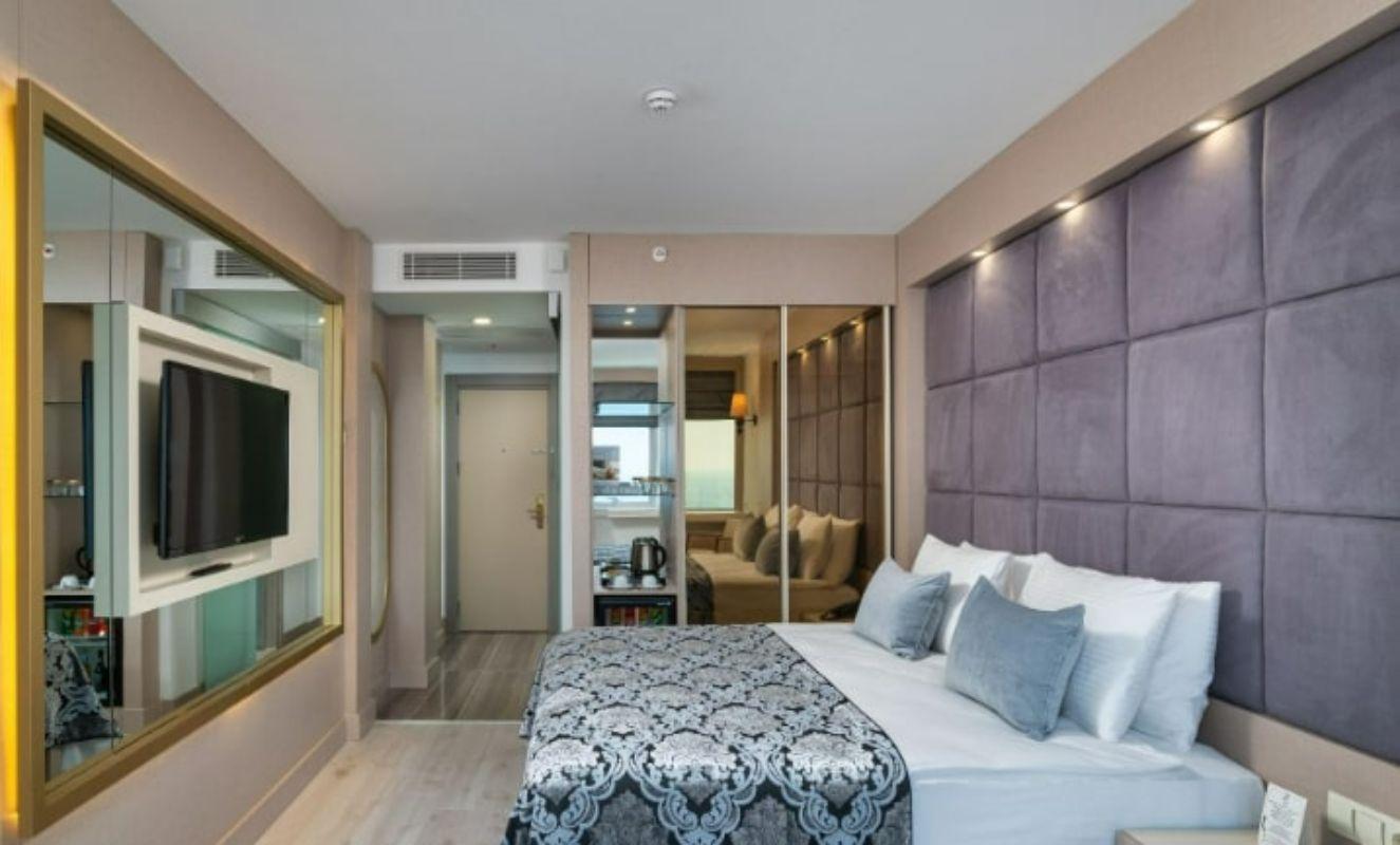 Oz & Adult Only 16 Hotel 5*