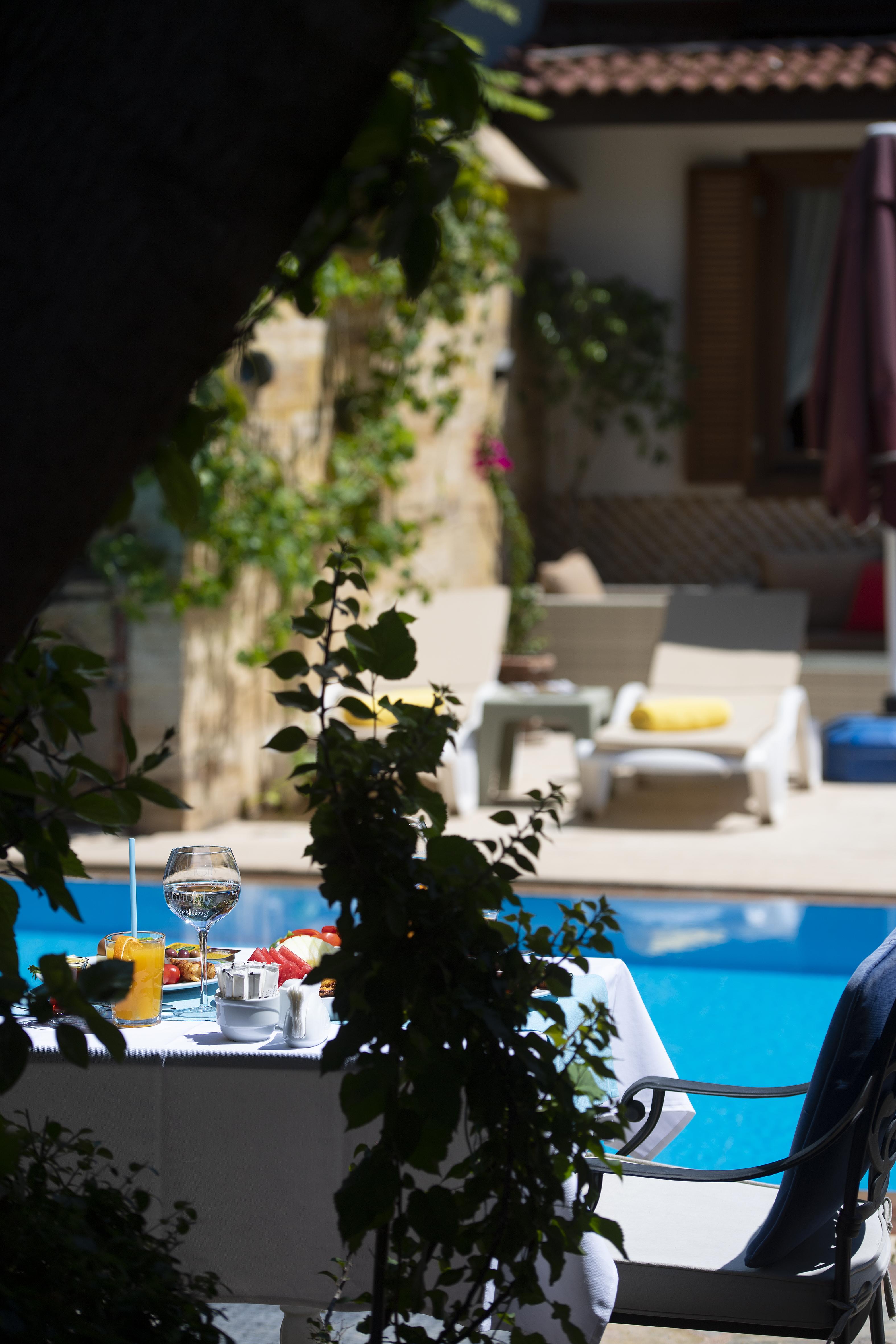 Castle Old Town Hotel 3*