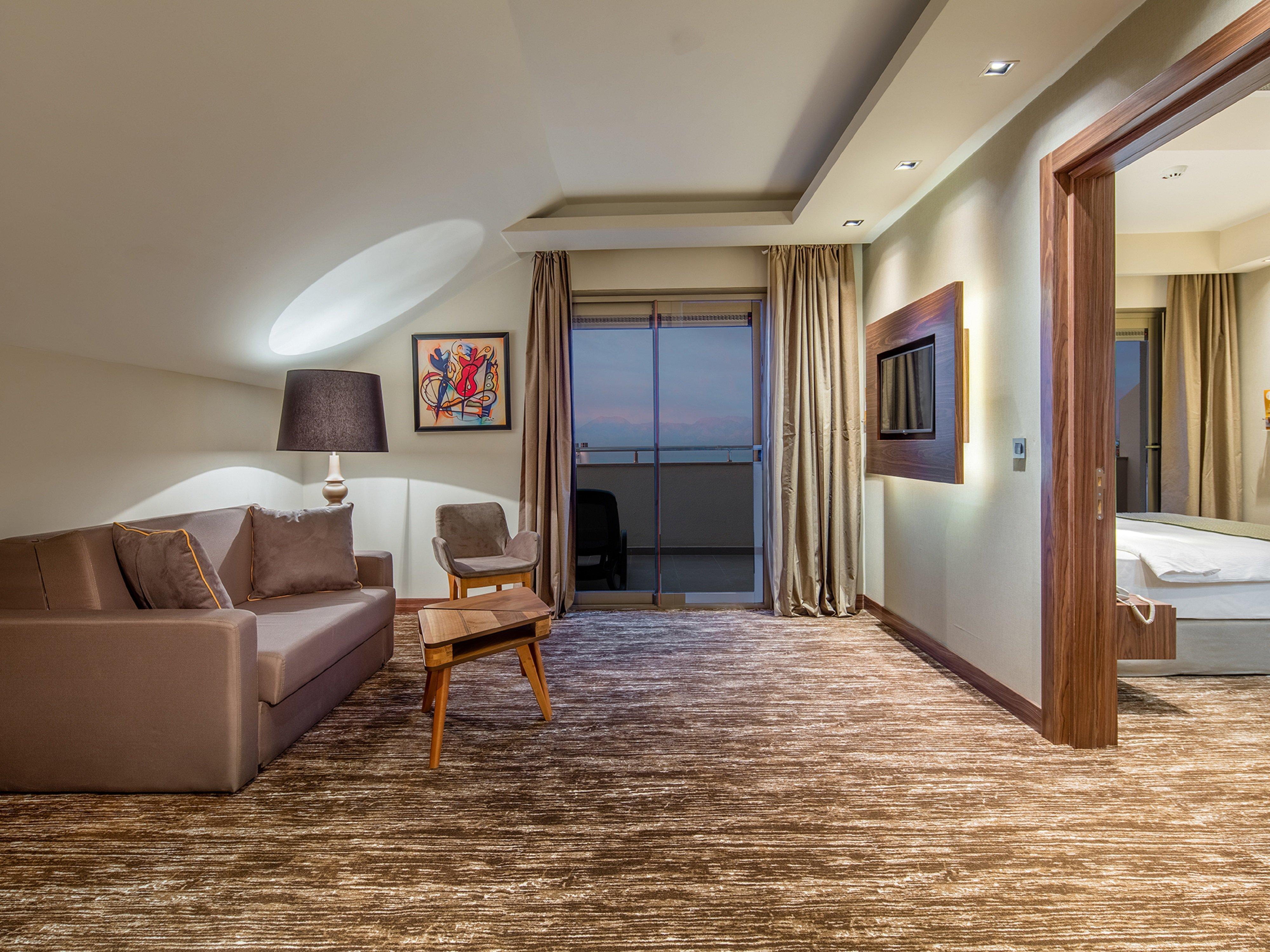 - Lara By Ihg 5* Antalya