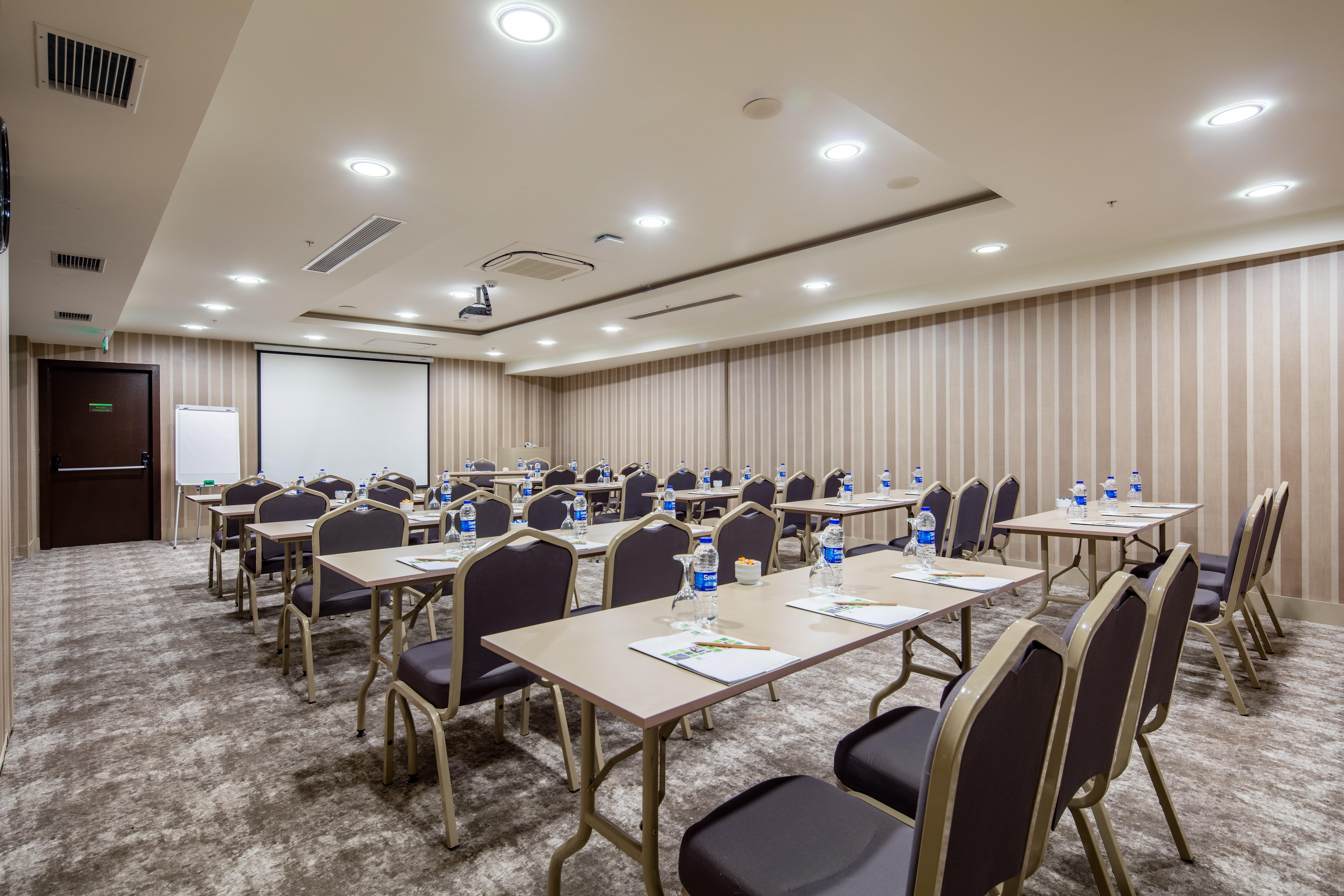 - Lara By Ihg Hotel Antalya