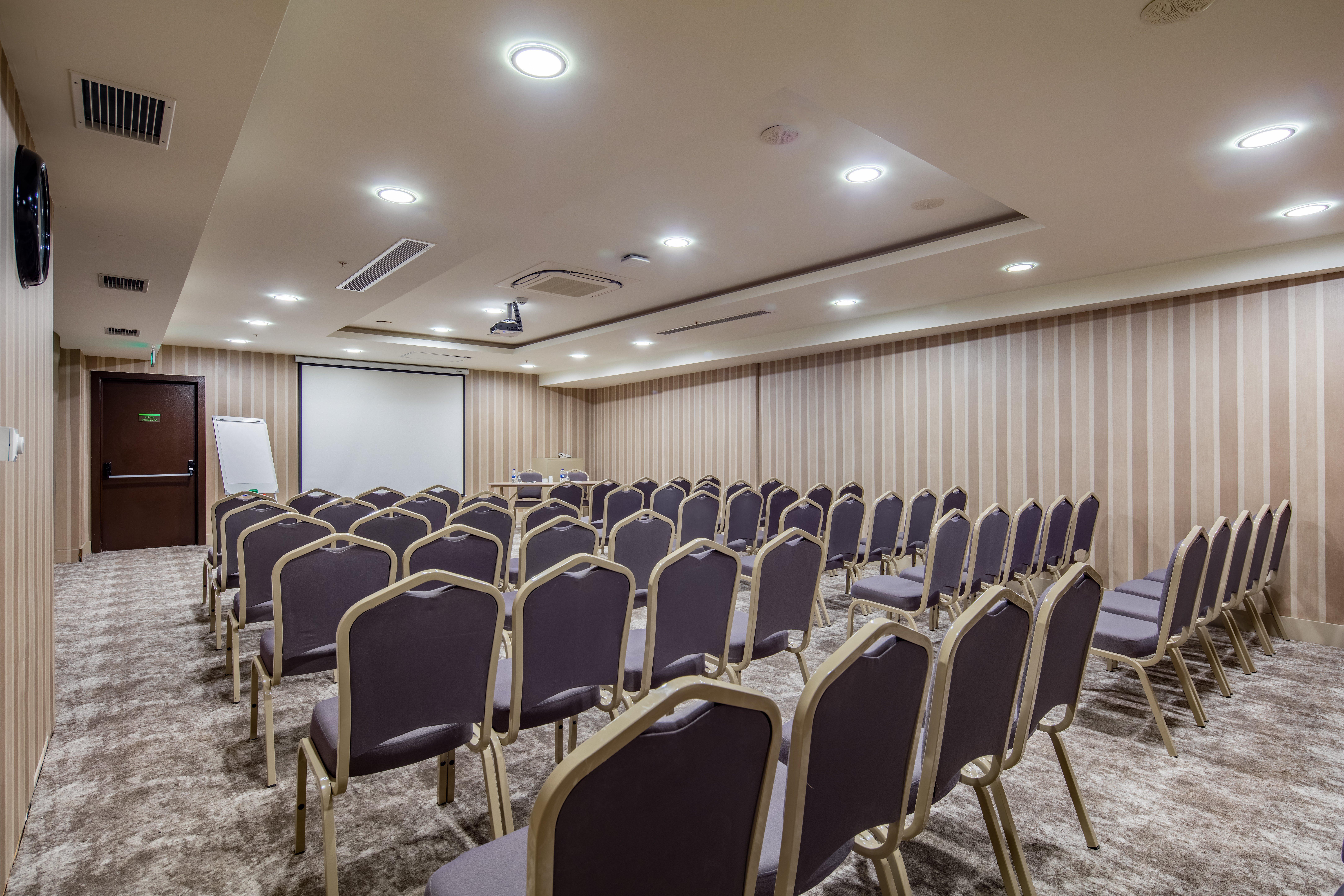 - Lara By Ihg Hotel 5*