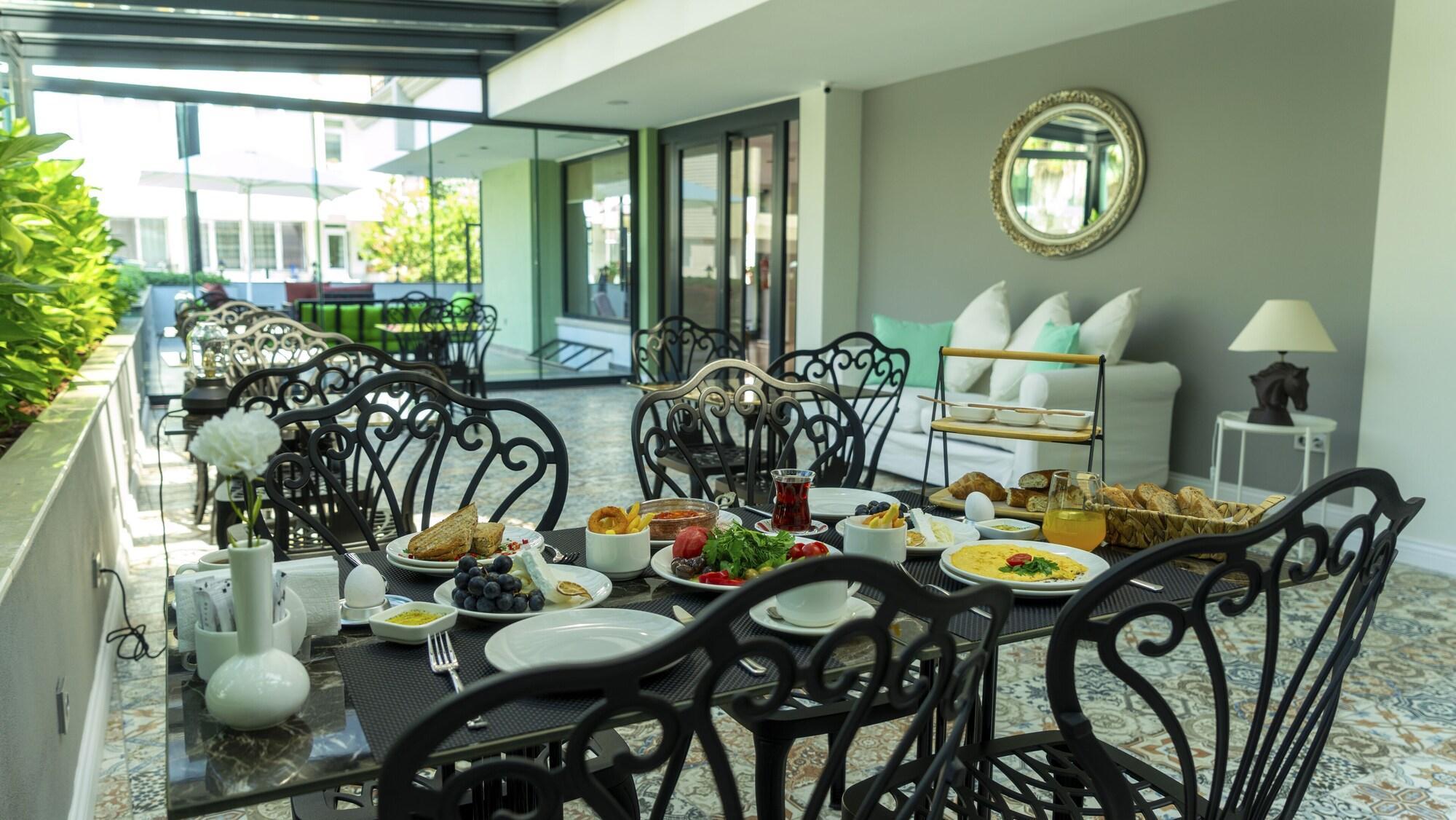 The Mori Club Otel
