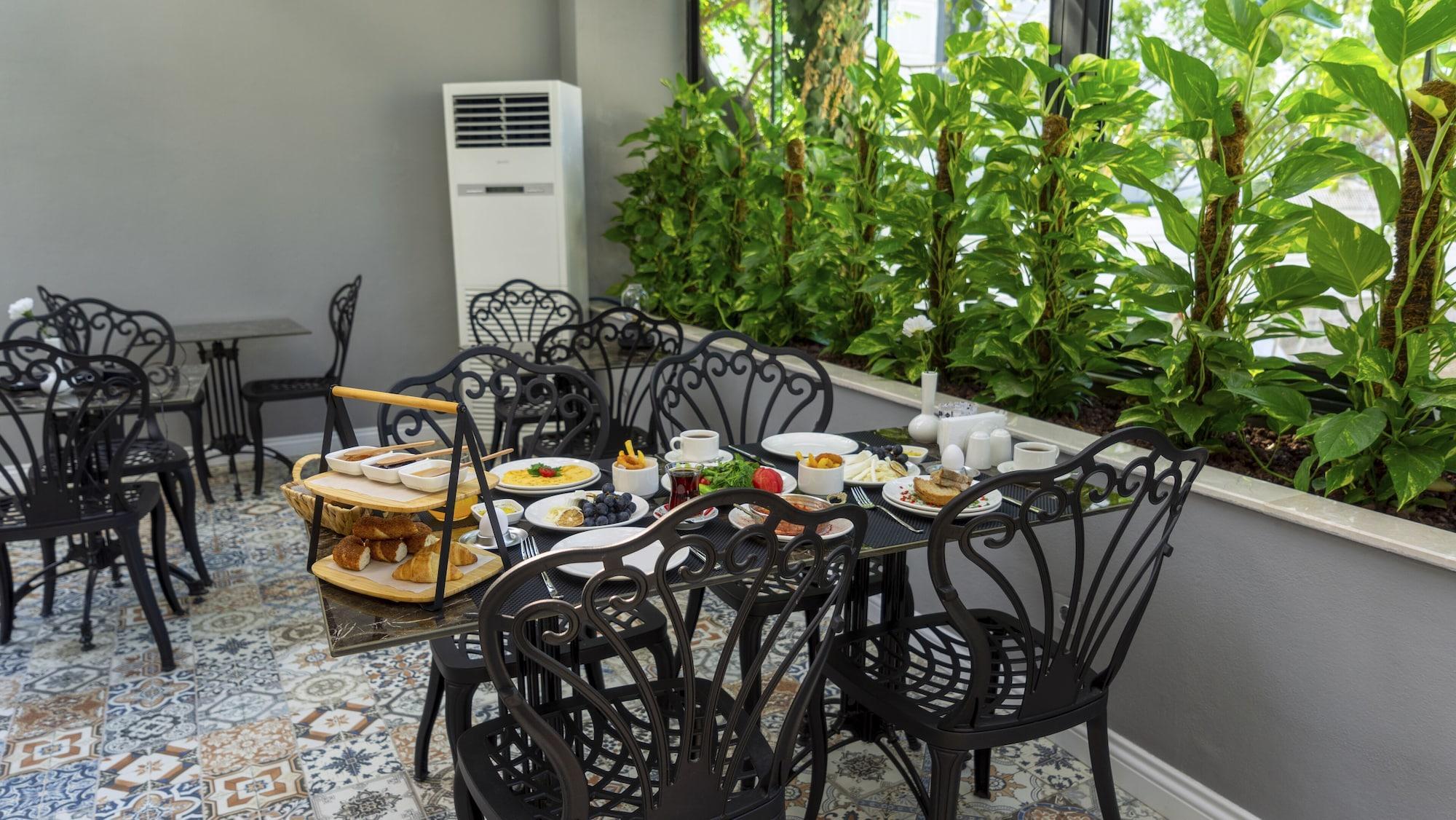 The Mori Club Otel 2*