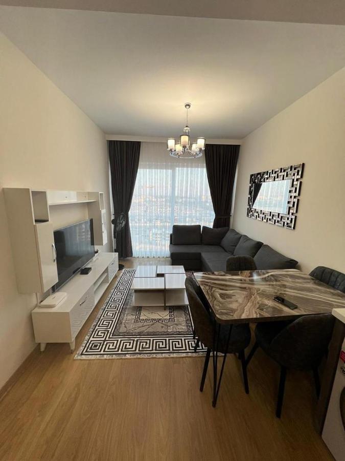 Fully Luxry With Swimming Pool Apartment *