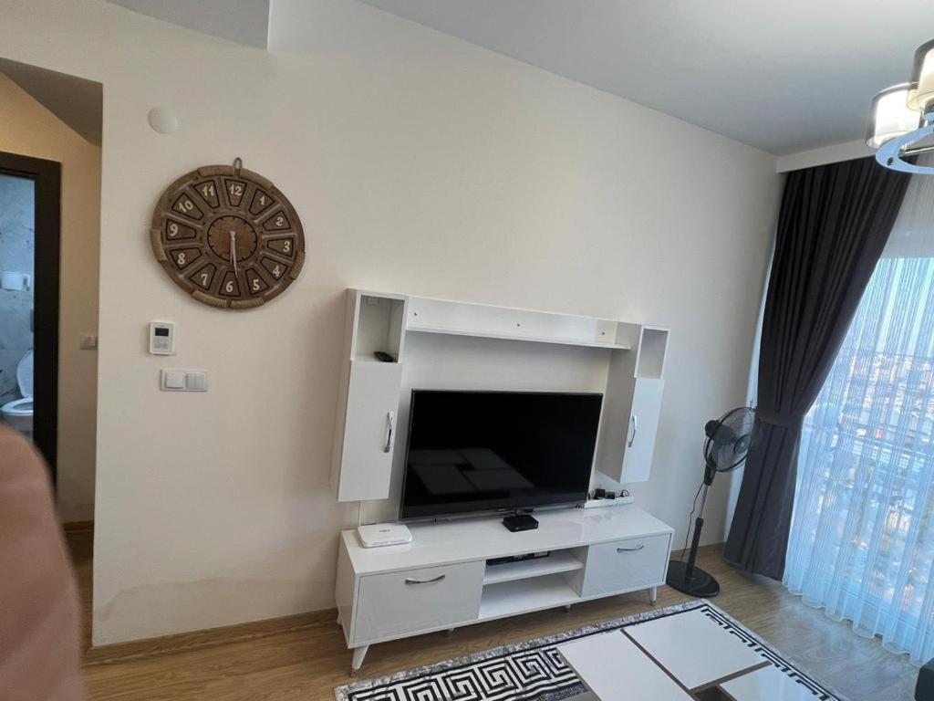 Apartment Fully Luxry With Swimming Pool *