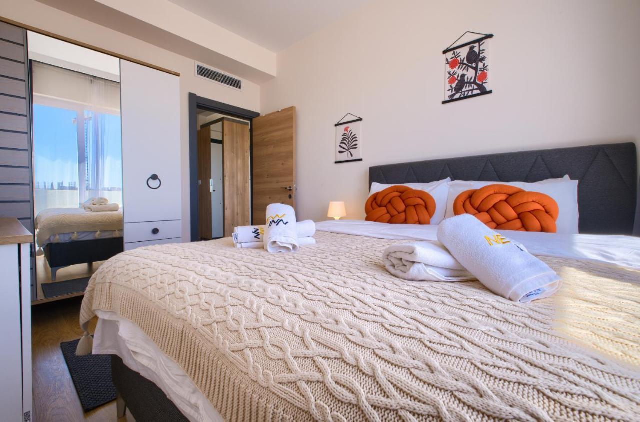 1207 By Newinn Apartment