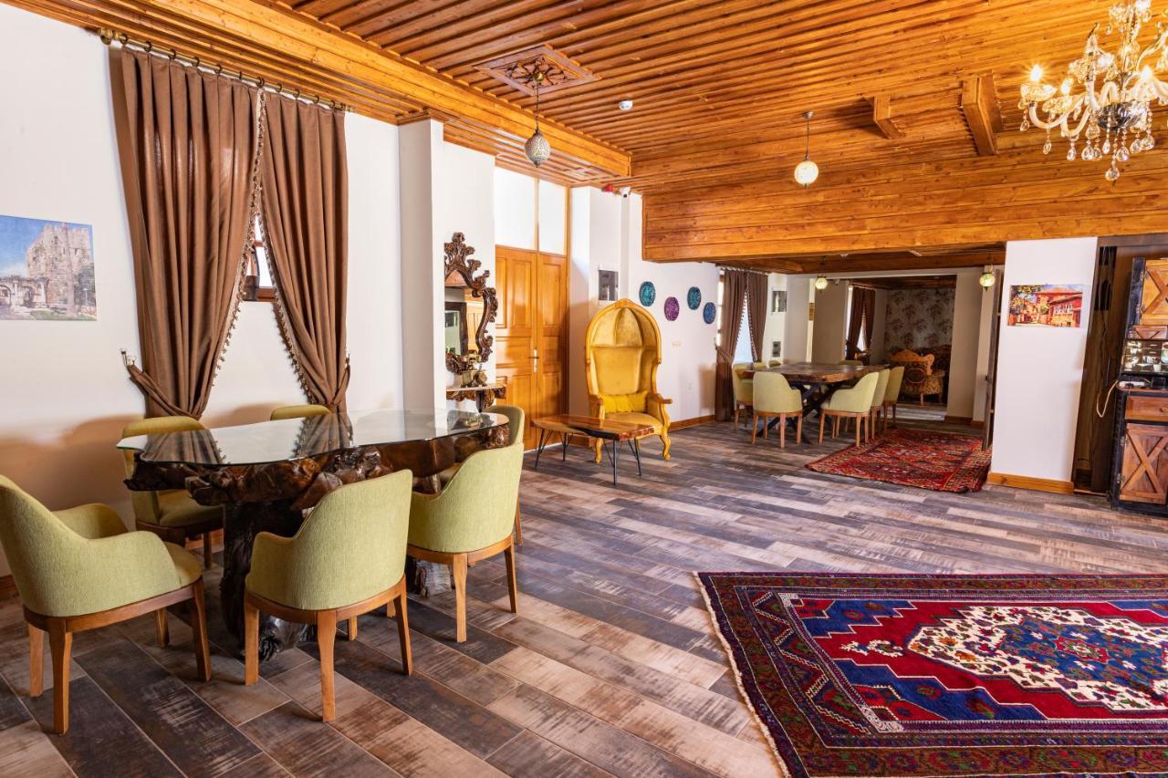 Hotel Woo Town 3*