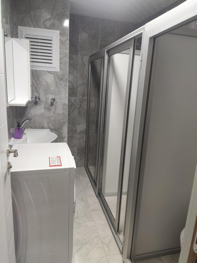 Hadrian And Apart Otel
