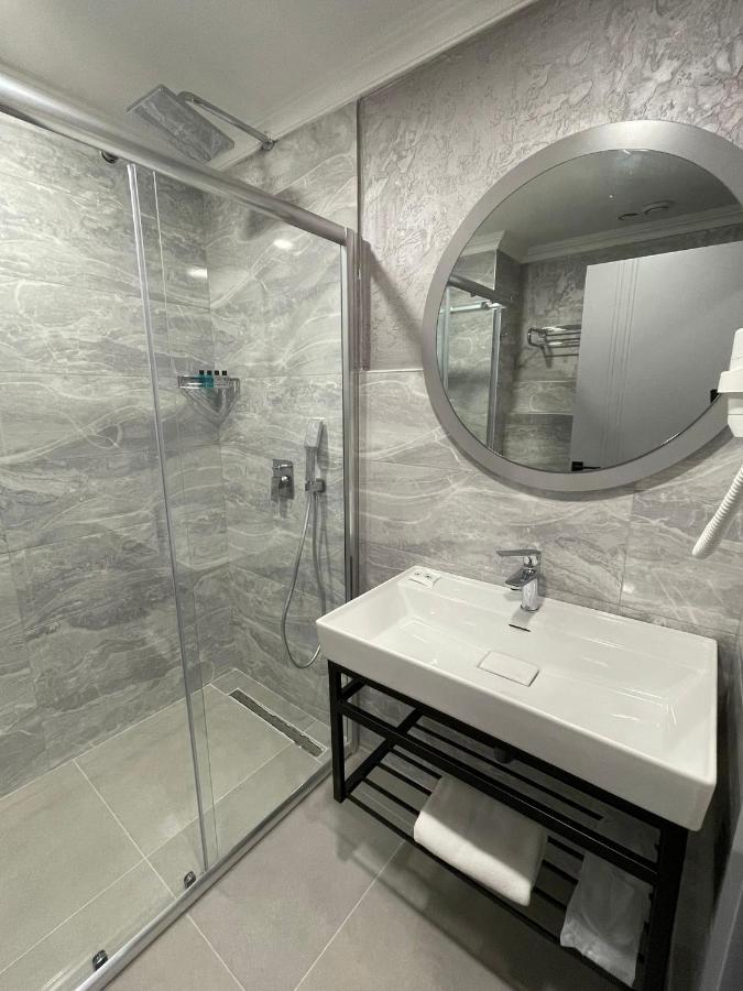 Avion Hotel