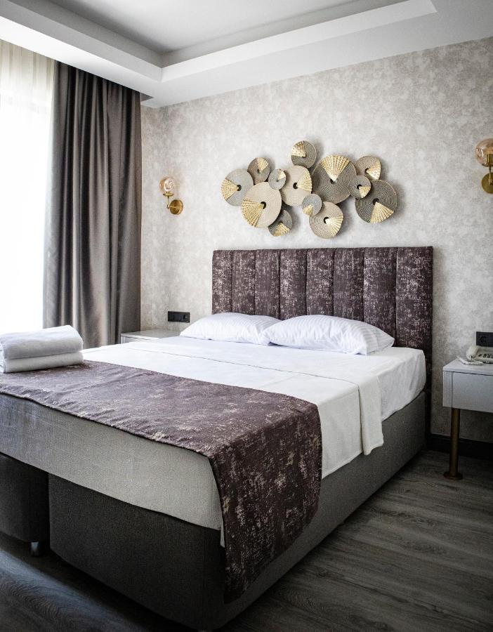 Avion Hotel *