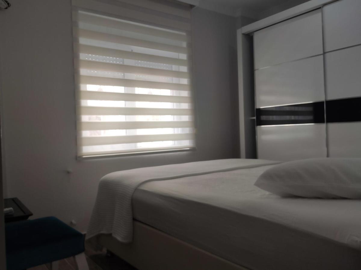 Apart Otel Hadrian And *