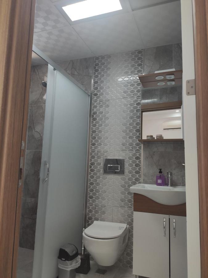 Hadrian And Apart Otel