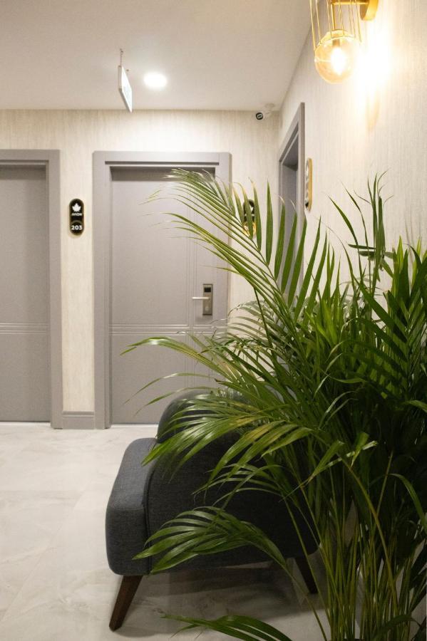 Hotel Avion *