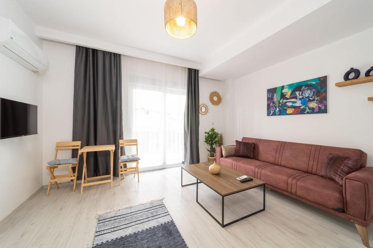 Comfortable Modern Flat With Balcony In Muratpasa Apartment *