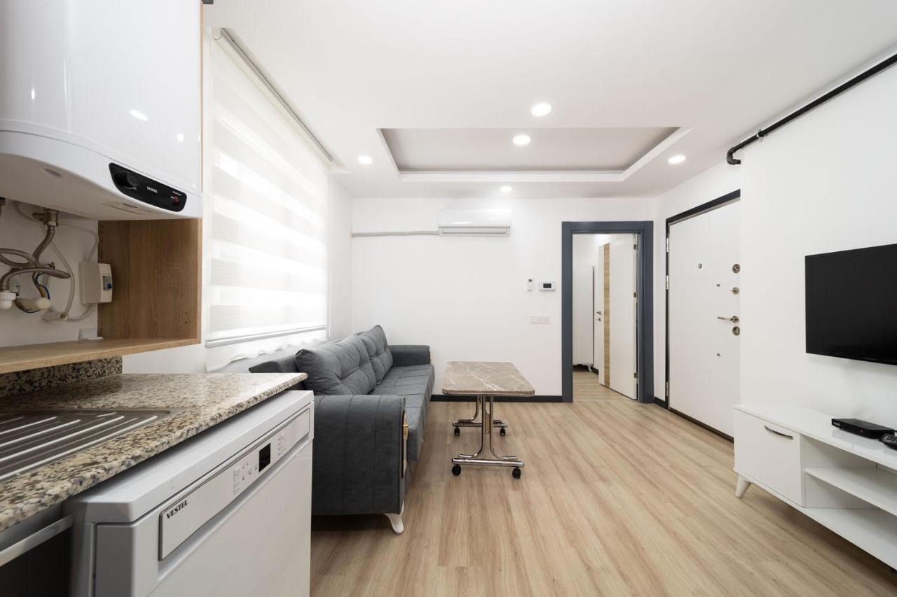 Charming Flat Near Beach In Muratpasa Appartement