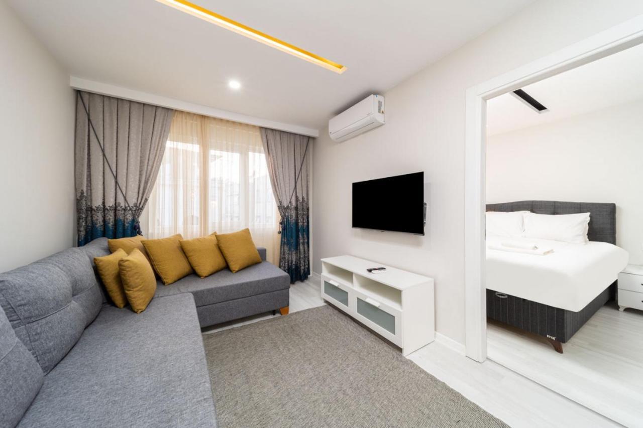Modern And Central Flat Near Beach In Muratpasa Apartment