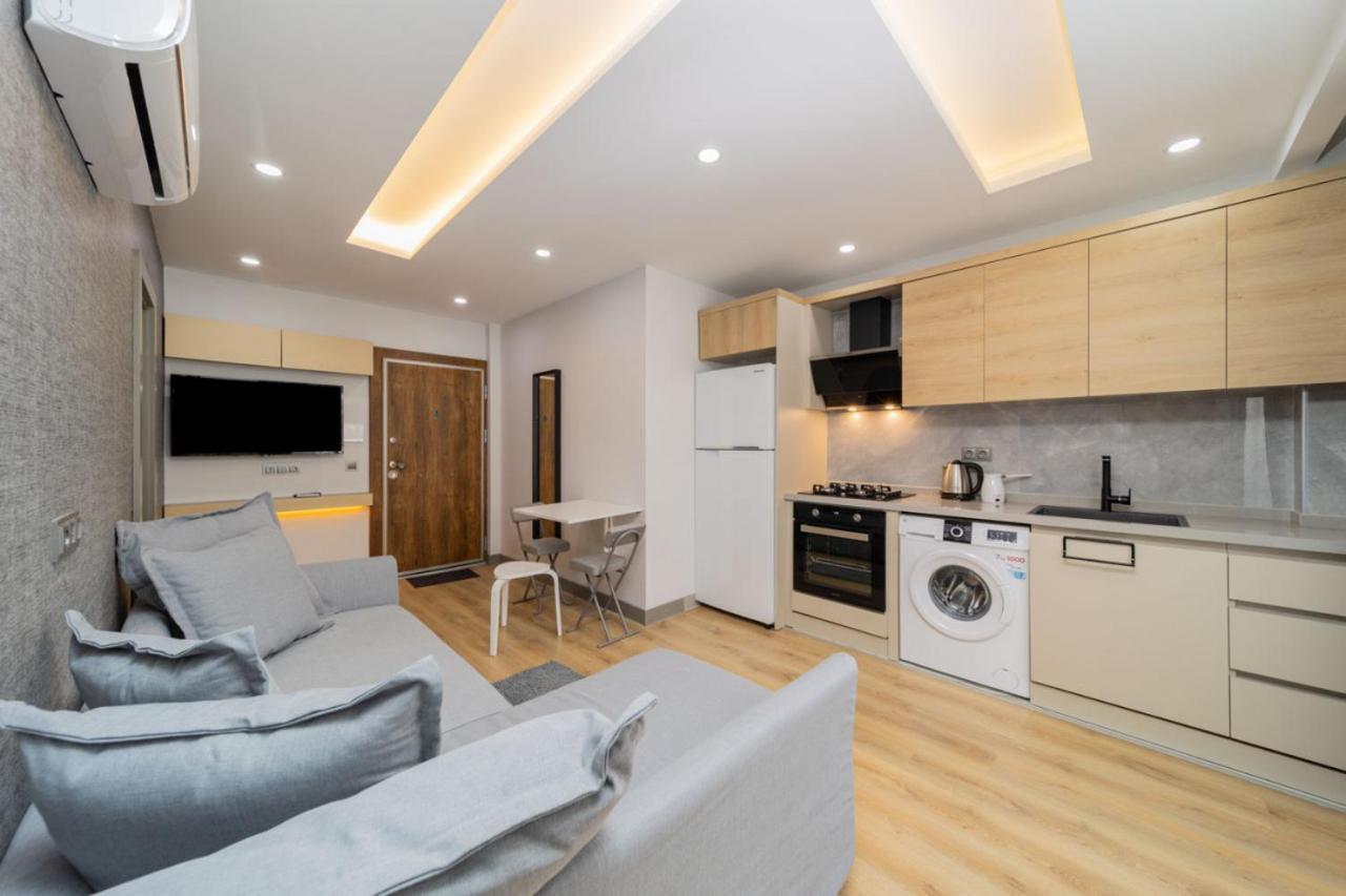 Chic Flat With Central Location In Muratpasa Apartment
