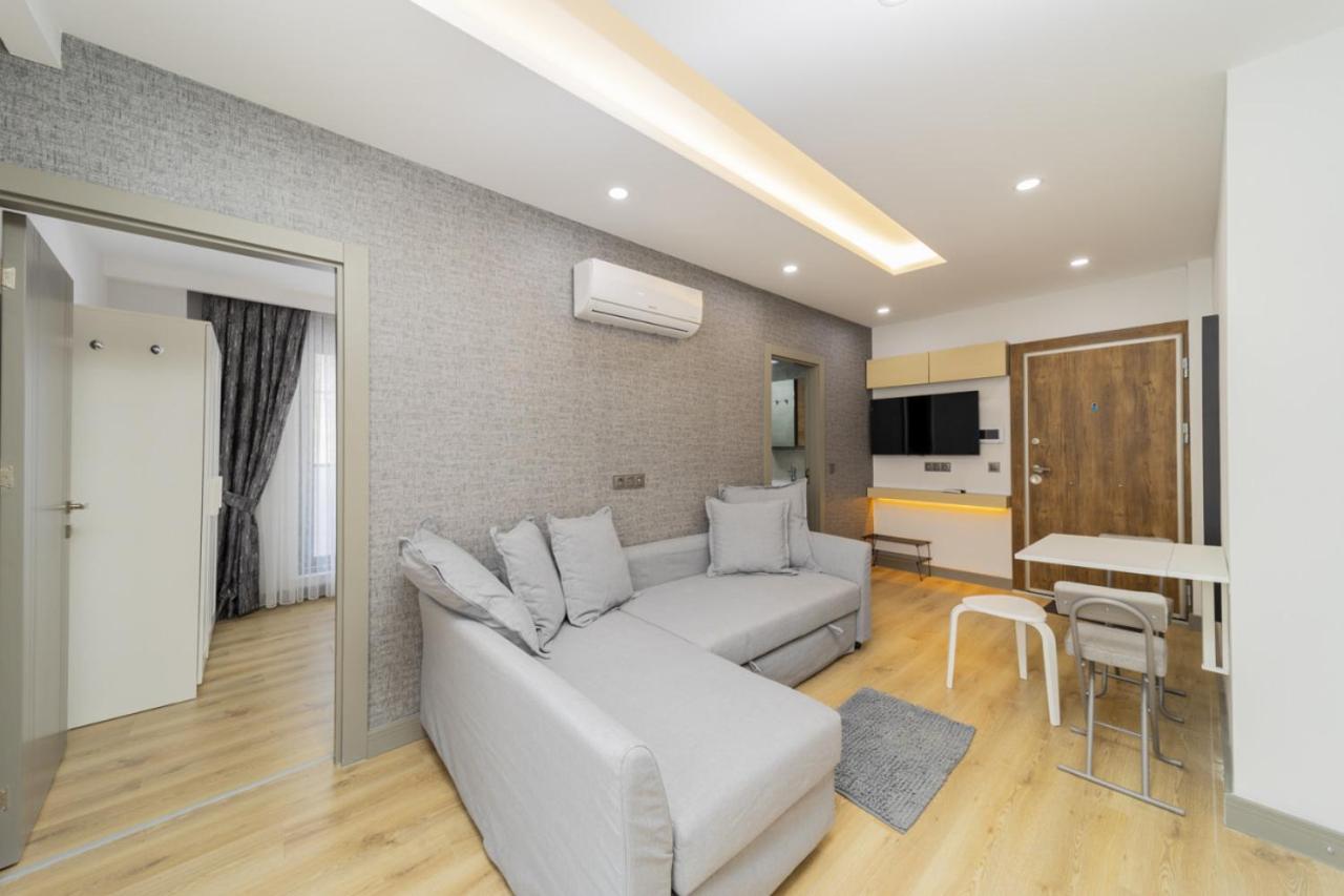 Chic Flat With Central Location In Muratpasa *