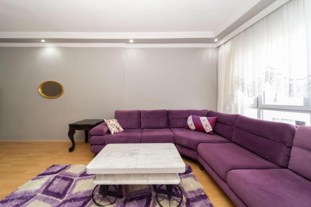 Colorful Flat Close To The Coast In Muratpasa Appartement