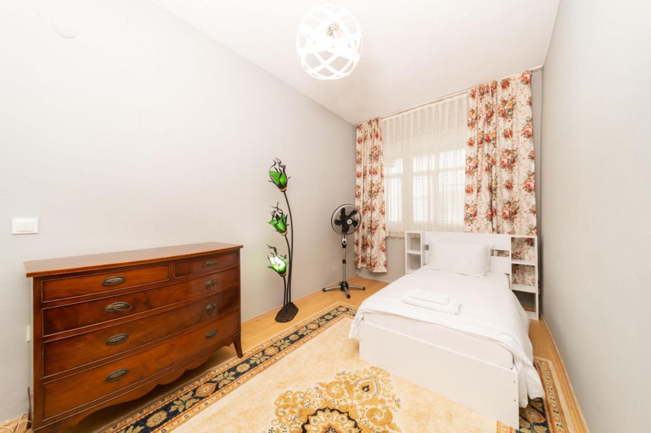 Colorful Flat Close To The Coast In Muratpasa Appartement Antalya
