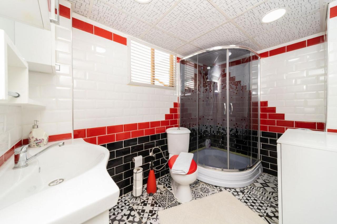 Colorful Flat Close To The Coast In Muratpasa Appartement Antalya