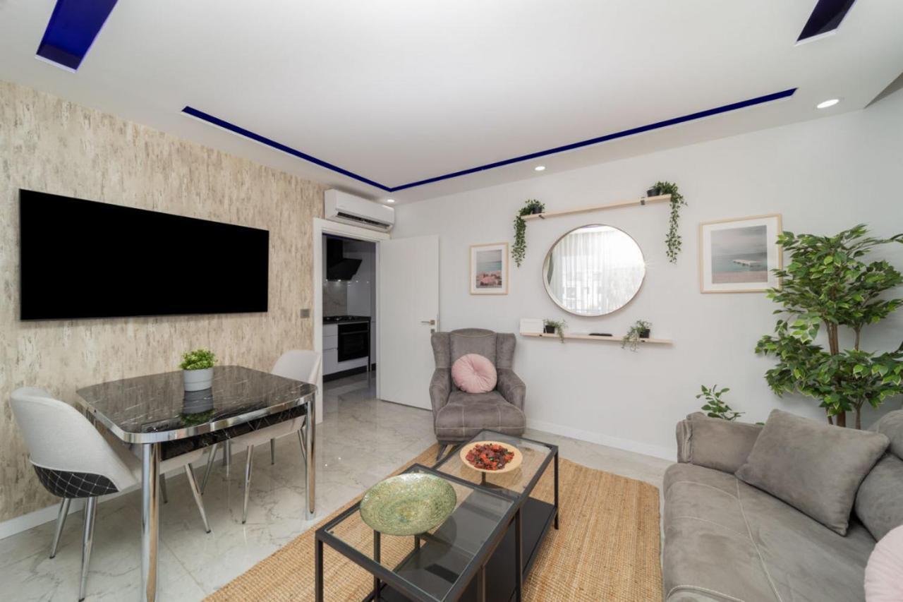 Modern Flat Near Beach In * Antalya