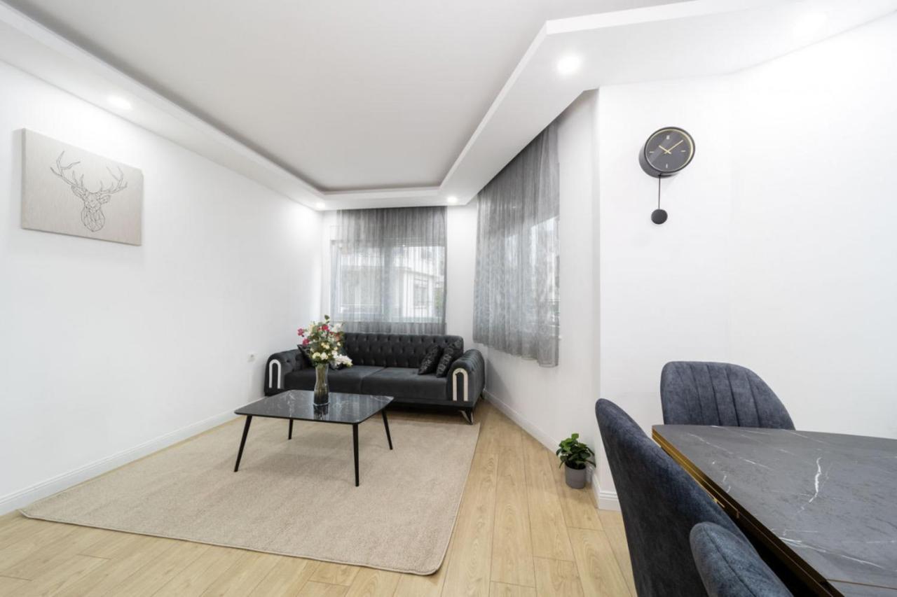 Apartment Flat Near Popular Attractions In Muratpasa