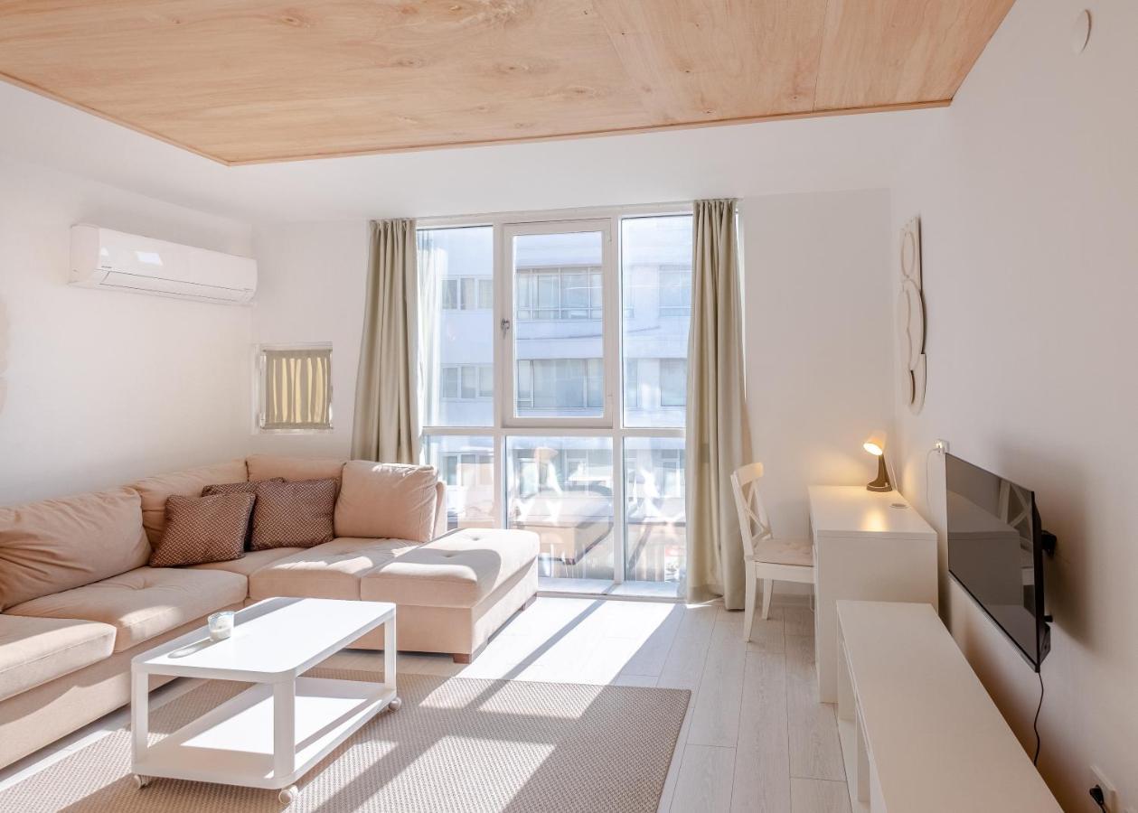 Cozy Japandi- & Minimal Apartment *