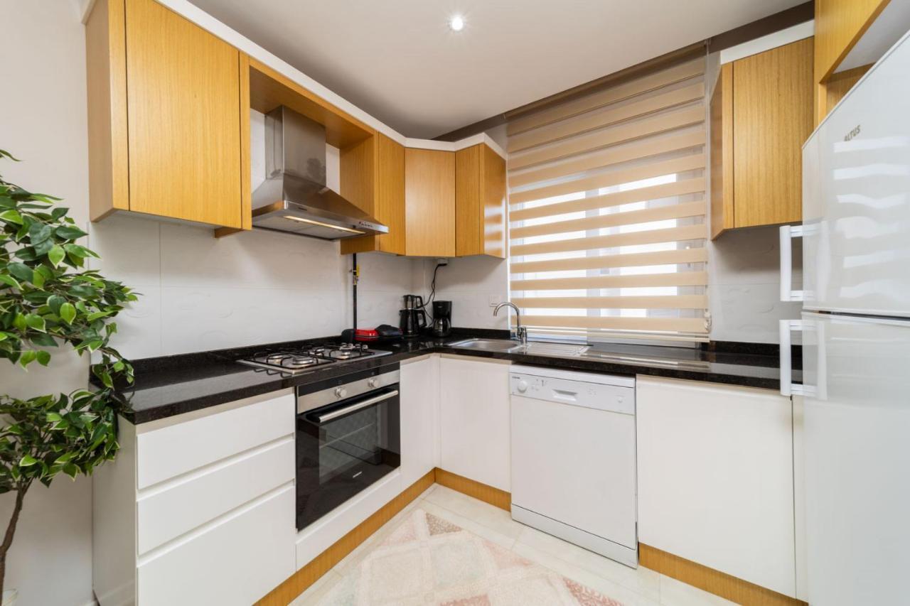 Convenient Flat With Balcony In Konyaalti Apartment