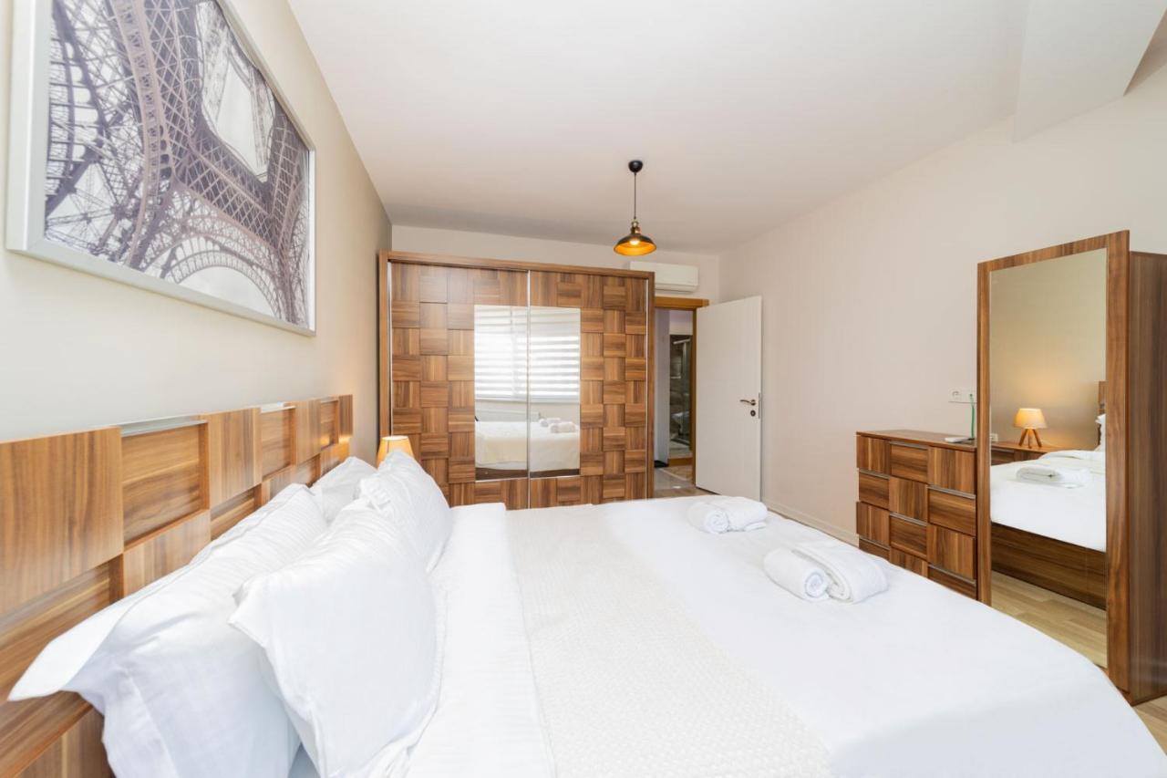 Convenient Flat With Balcony In Konyaalti Antalya